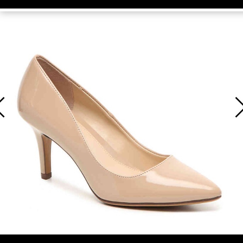 Nude pointed toe pump heel 👠